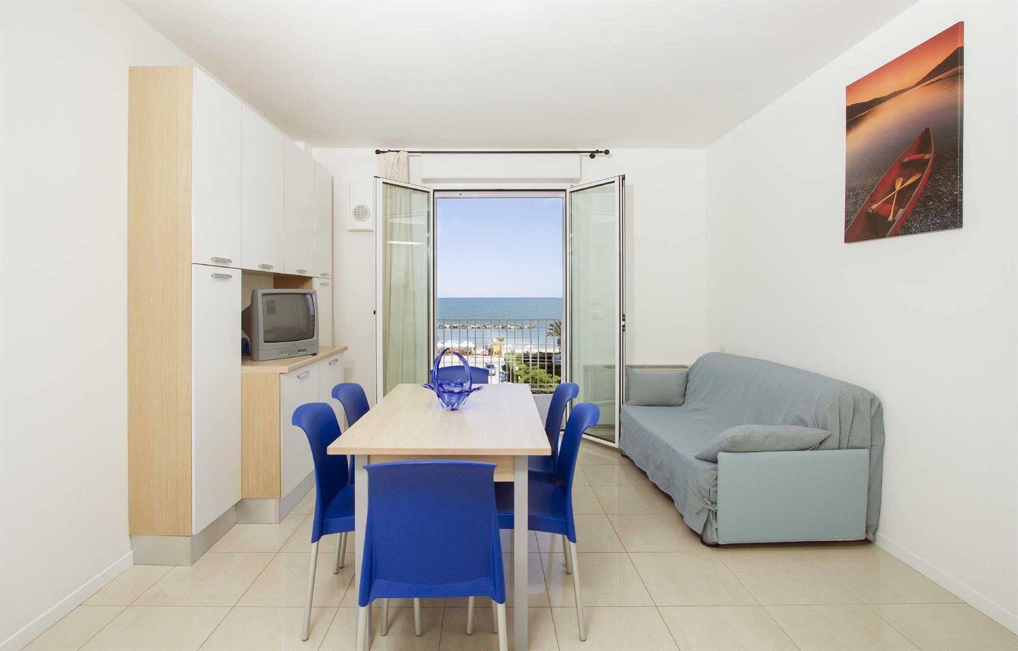 Residence I Delfini Cupra Marittima Extérieur photo